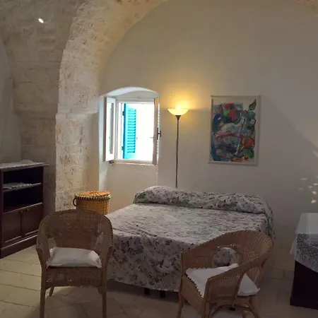 Casetta De Benedictis * Ostuni